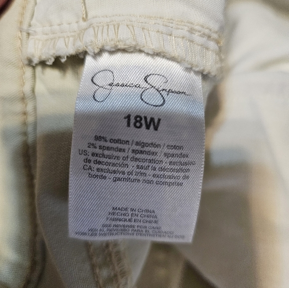 2/$20 Jessica Simpson 18W Boyfriend Capri Pants - Picture 4 of 7